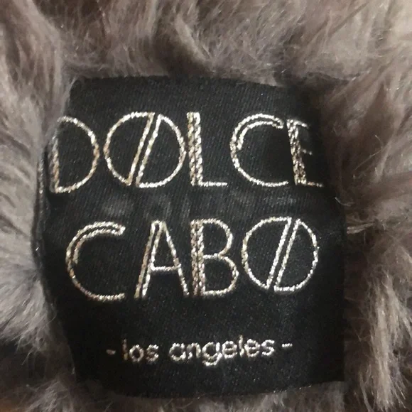 Women’s Dolce Cabo Faux Fur Vest - Picture 3 of 4